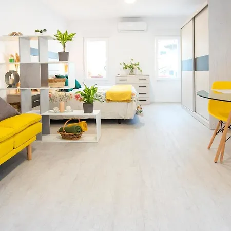 Hébergement de vacances Acogedora Casa De Invitados Con Piscina Compartida *