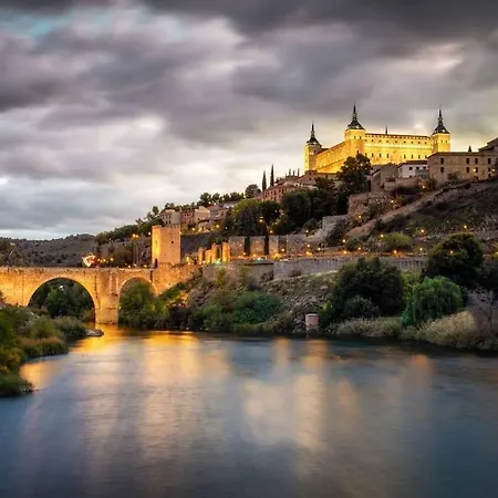 Prázdninový dům Circus - Acogedor Con Piscina Compartida *